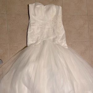 BRAND NEW !! Ivory Mermaid Tulle Dress with embellished waistline.